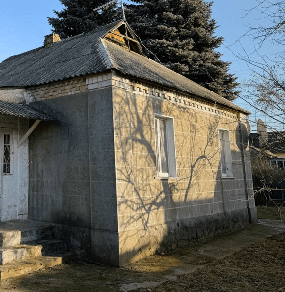 Хата в селі Хата в селі